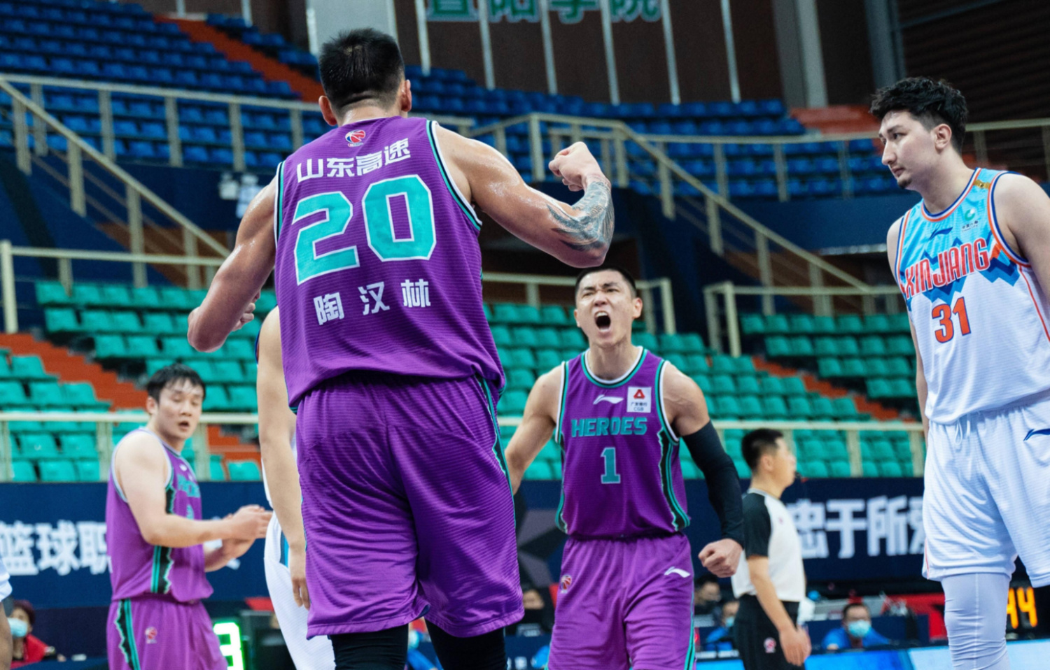 山东男篮展现实力,横扫对手斩获胜利 山东男篮展现实力,横扫对手斩获胜利