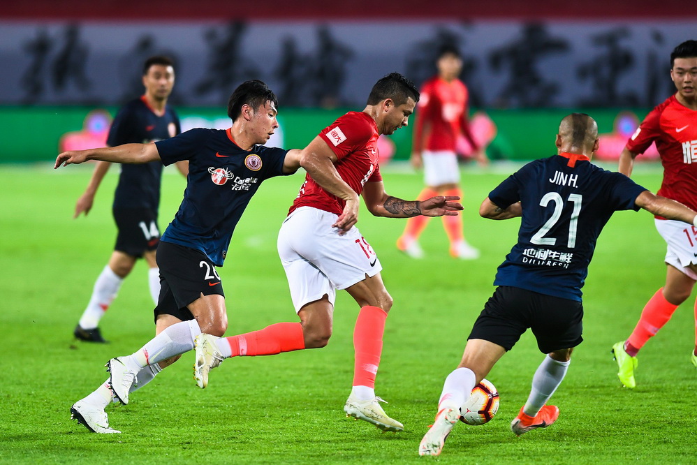 开云官方app入口-广州恒大三球大胜，领先积分榜的简单介绍