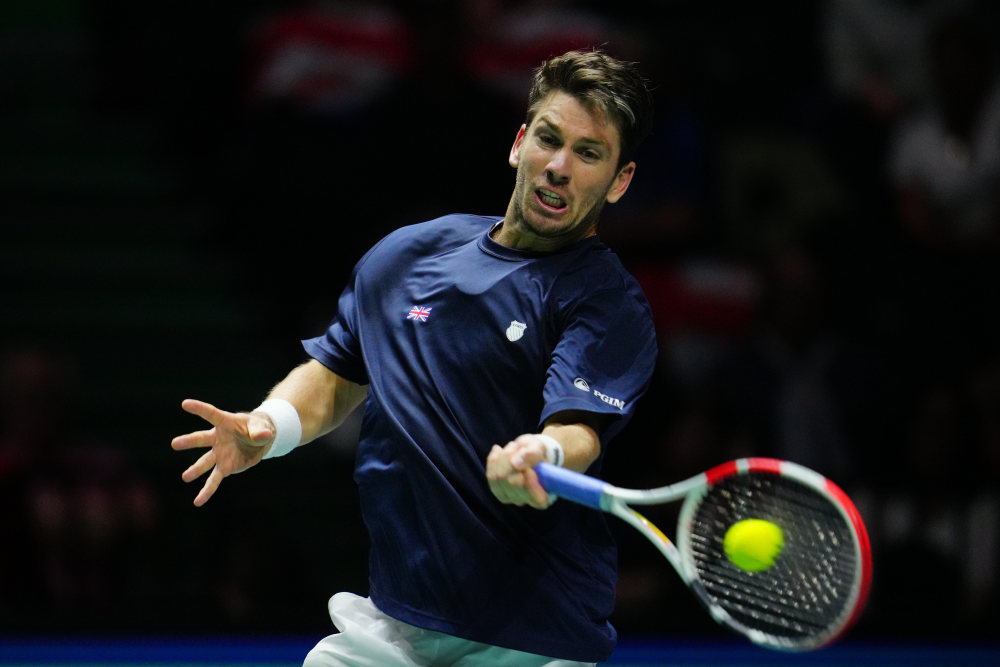 英国网球队绝杀法国网球队，瓦林卡统治全场的简单介绍